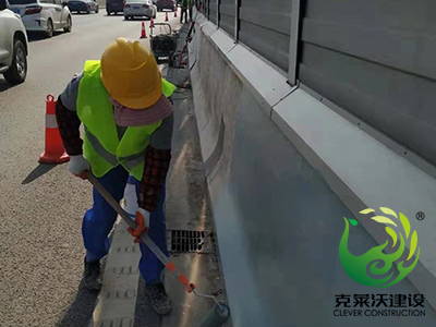 武汉市洪山区雄楚大道防撞墙