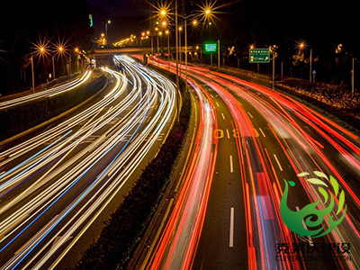 城市主干道夜景路灯照明